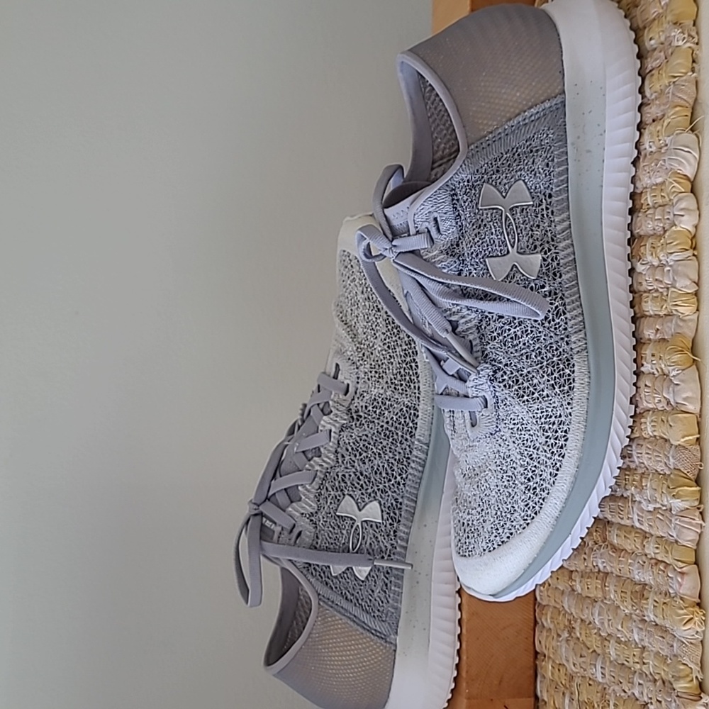 Under Armour Threadborne Blur Runners Size 9.5 EUC